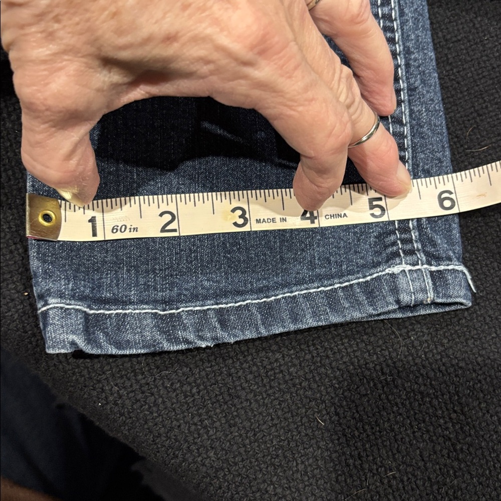 Squeeze Little Girl’s Jeans - Picture 9 of 9